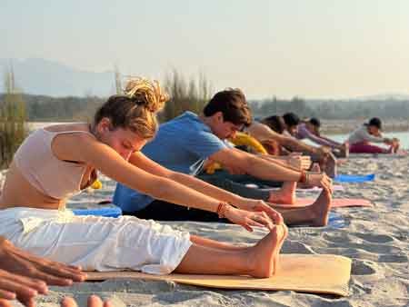 saturday-outdoor-class-at-ganga-river