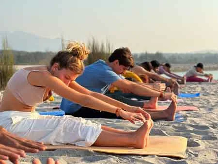saturday-outdoor-class-at-ganga-river